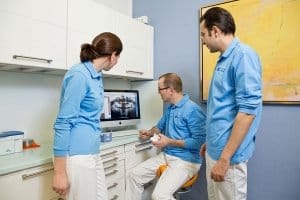 Ärztebesprechung: Alle Behandlungspläne werden mindestens von zwei Ärzten angesehen