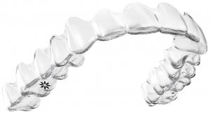 Ein Aligner von Invisalign: 0,7mm dick, transparent, komfortabel zu tragen Ein Aligner von Invisalign: 0,7mm dick, transparent, komfortabel zu tragen